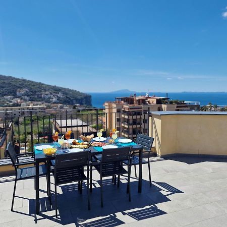Savarese Luxury Palace Apartment Вико Екуензе Екстериор снимка