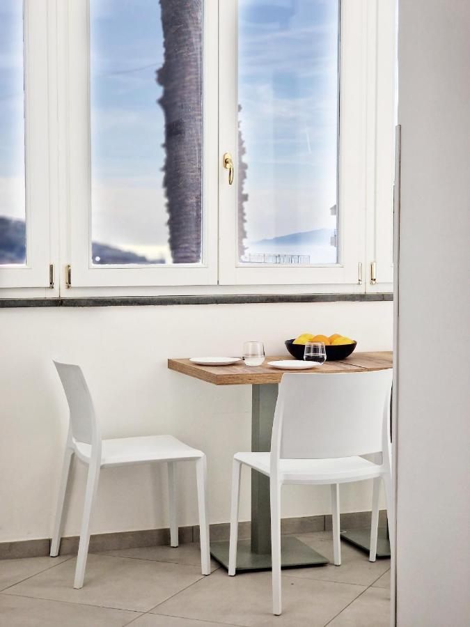 Savarese Luxury Palace Apartment Вико Екуензе Екстериор снимка