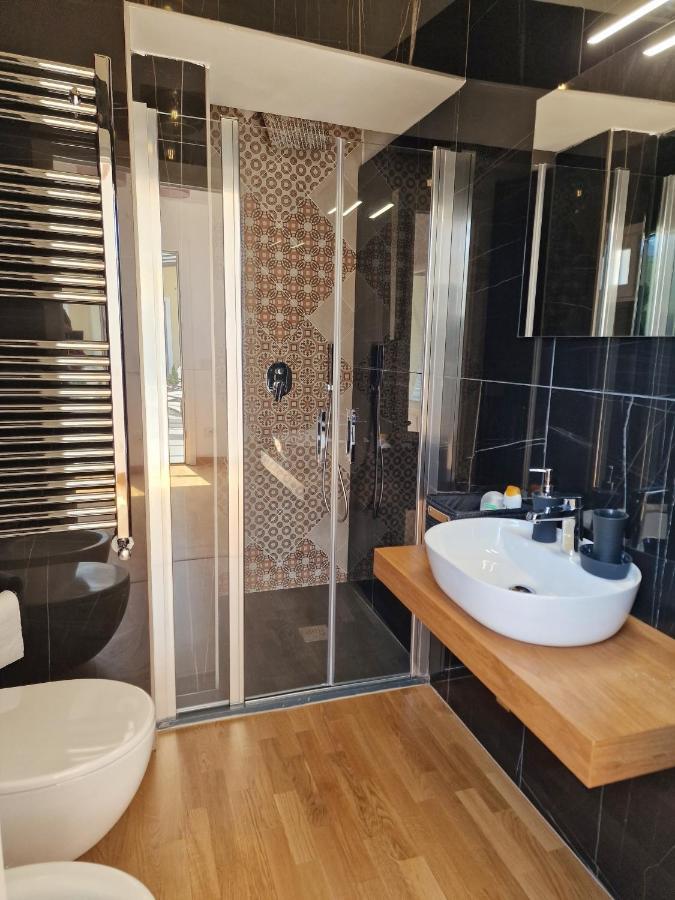 Savarese Luxury Palace Apartment Вико Екуензе Екстериор снимка